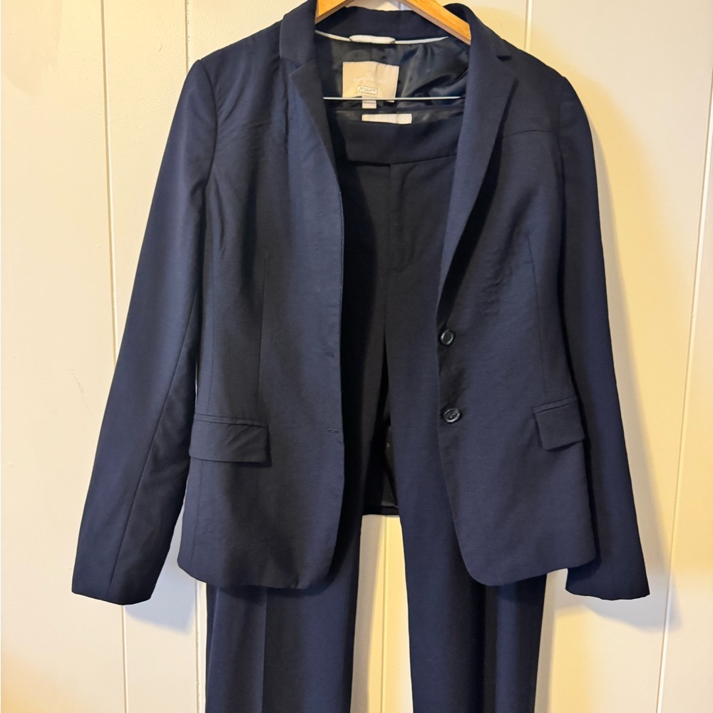 Banana Republic Size 12 Navy Suit